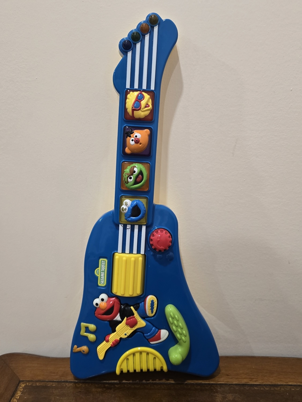 Vintage 1998 Sesame Street Elmo's Rock 'N Roll Electronic Toy Guitar